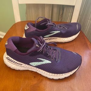 Brooks 9.5 med